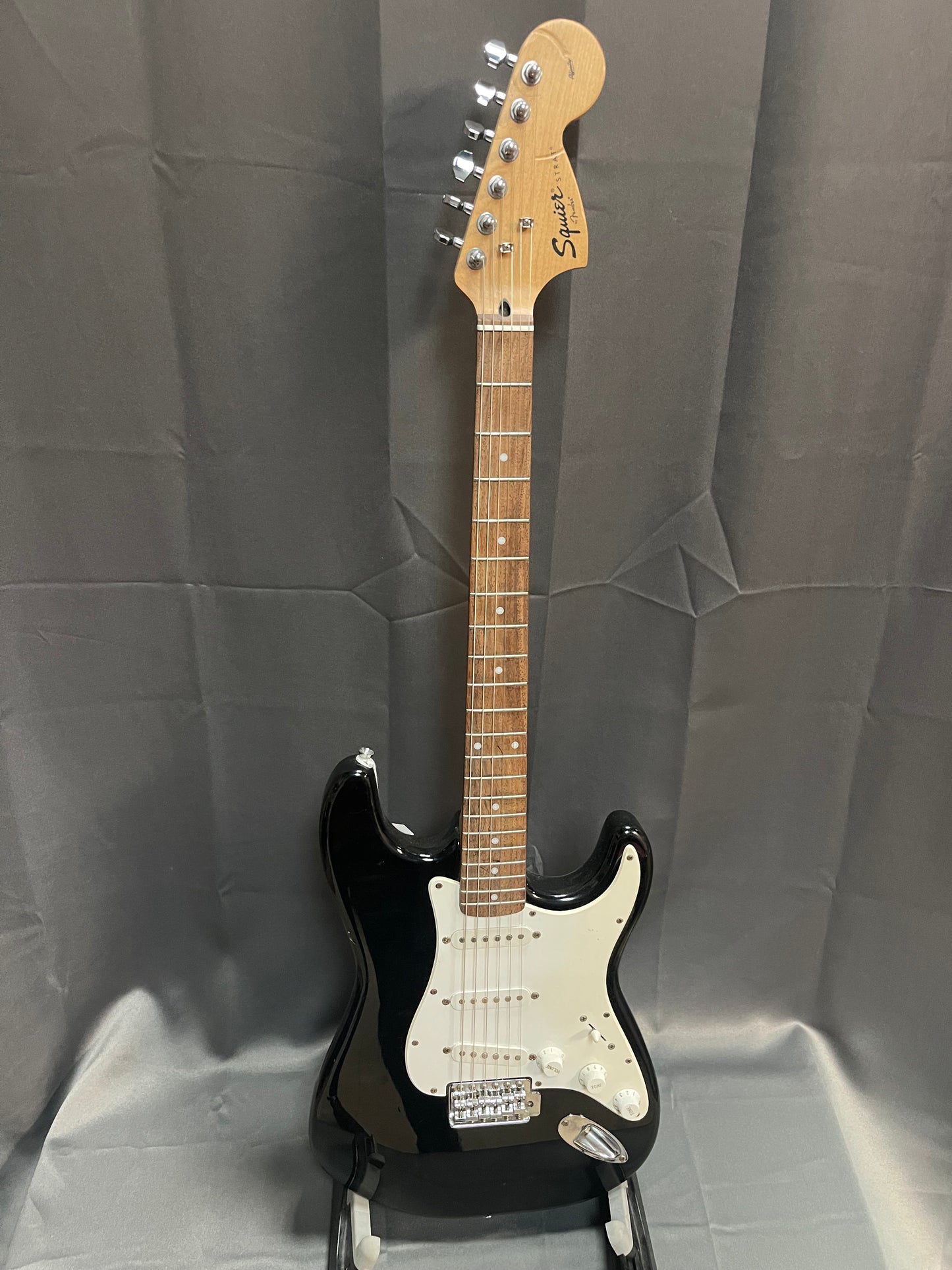 FENDER SQUIER AFFINITY STRAT - BLACK