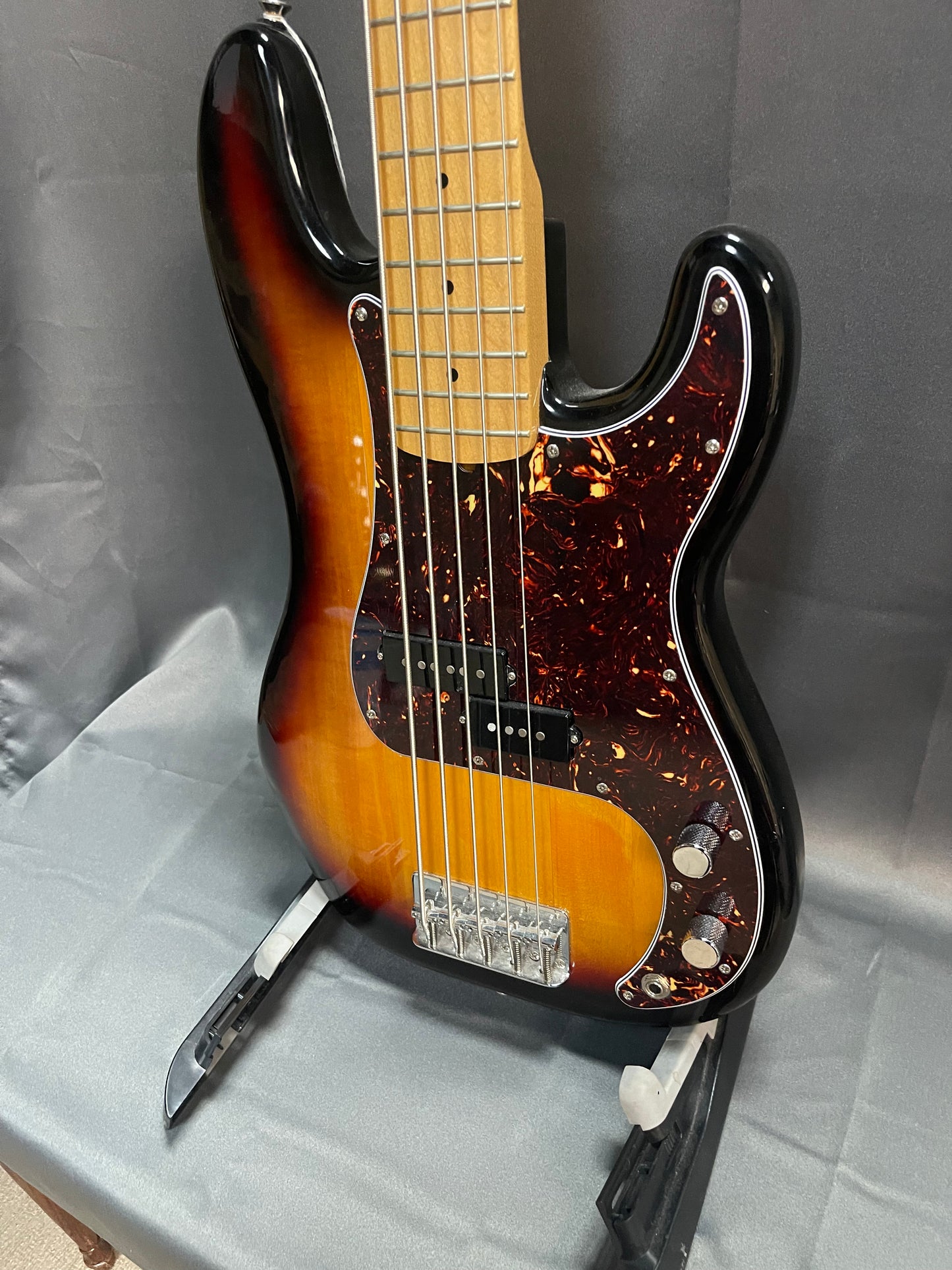 FENDER SQUIER VINTAGE MODIFIED P-BASS V