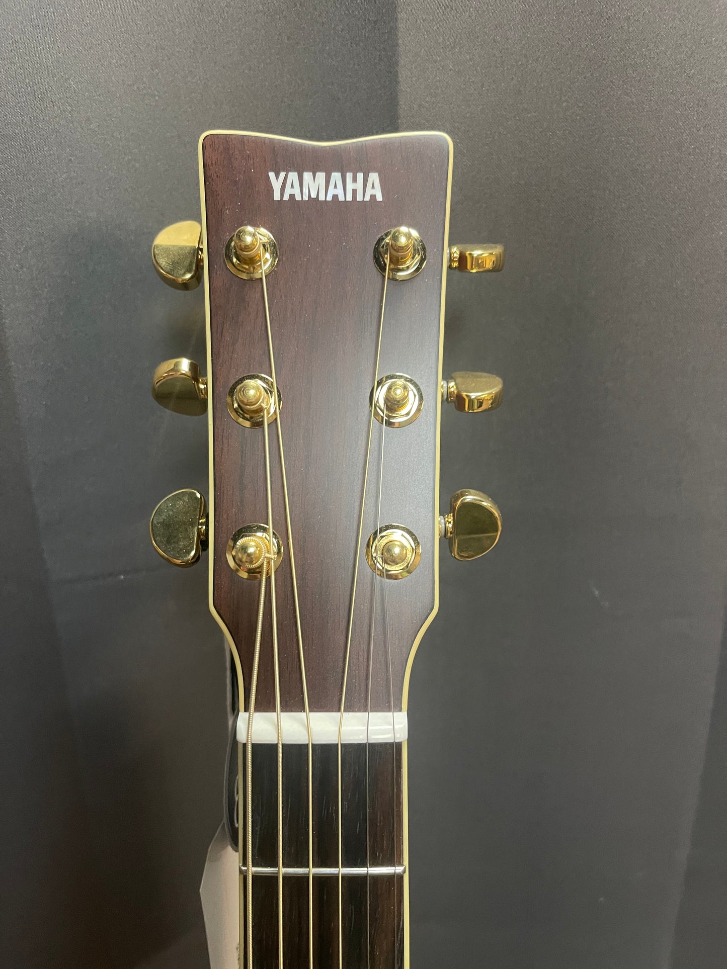 YAMAHA LL-TA TRANS ACOUSTIC ELECTRIC W/ DELUXE GIG BAG