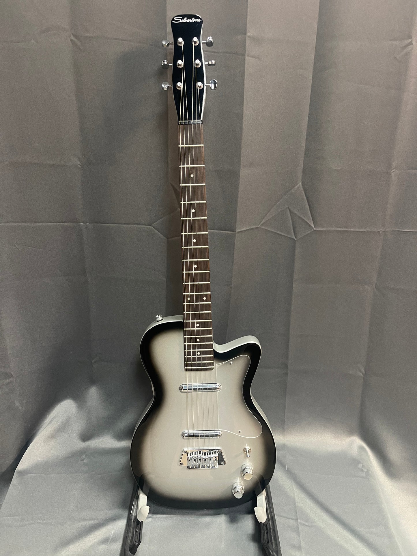 Silvertone Solid-Body Electric Guitar Silverburst