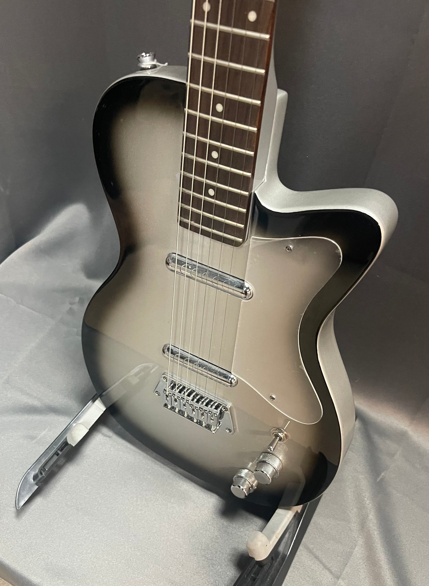 Silvertone Solid-Body Electric Guitar Silverburst