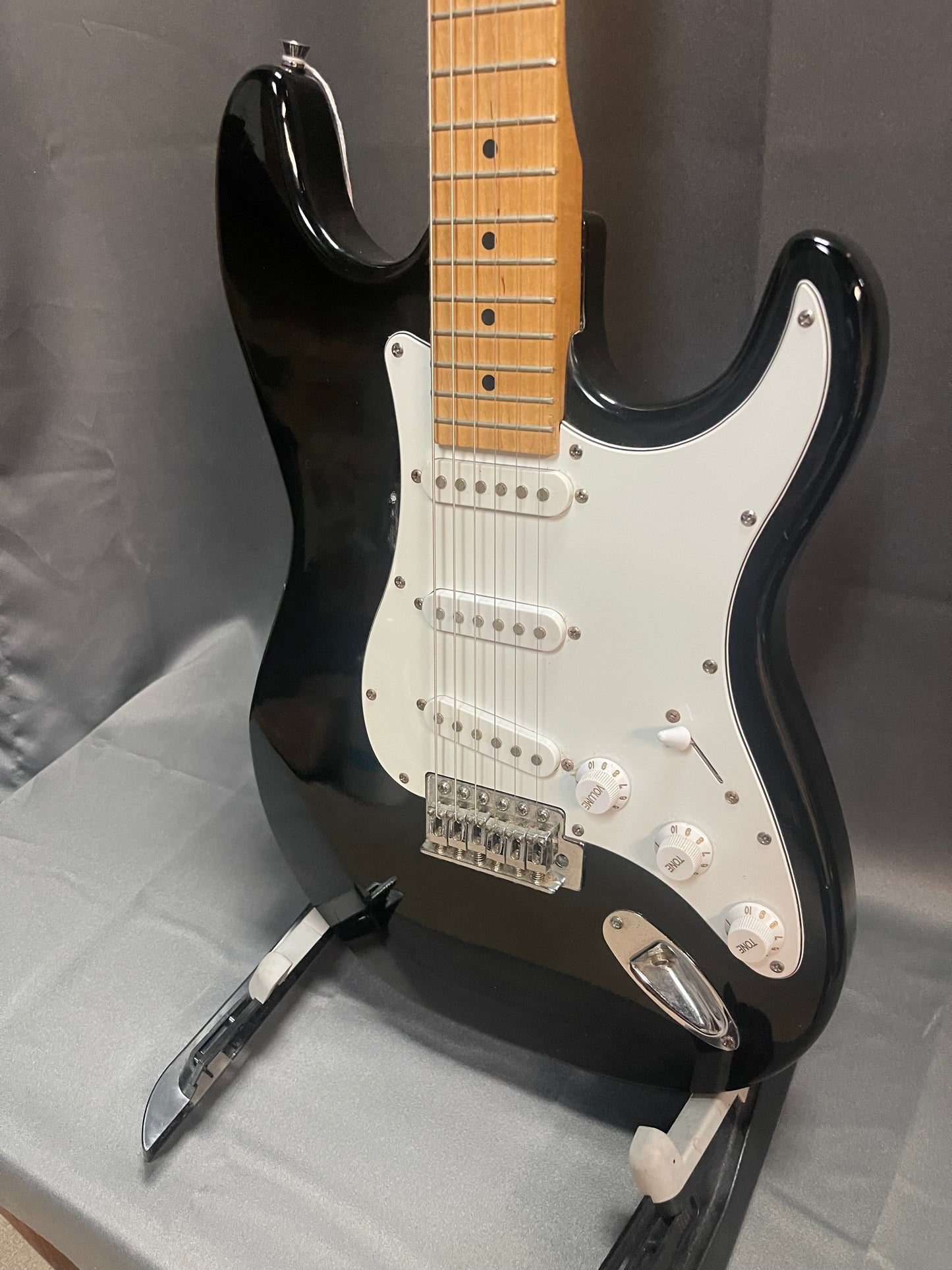 KONA BLACK STRAT