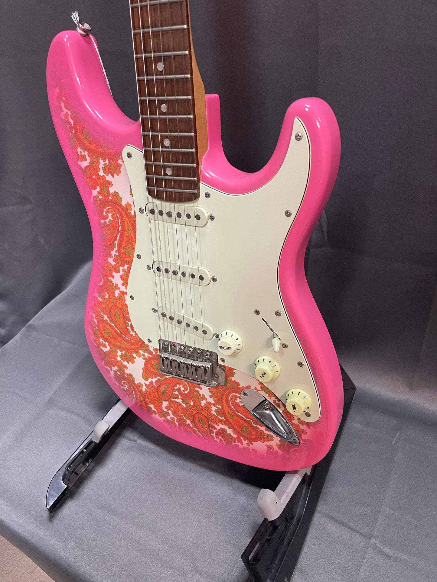 FENDER SQUIER PINK PAISLEY STRAT