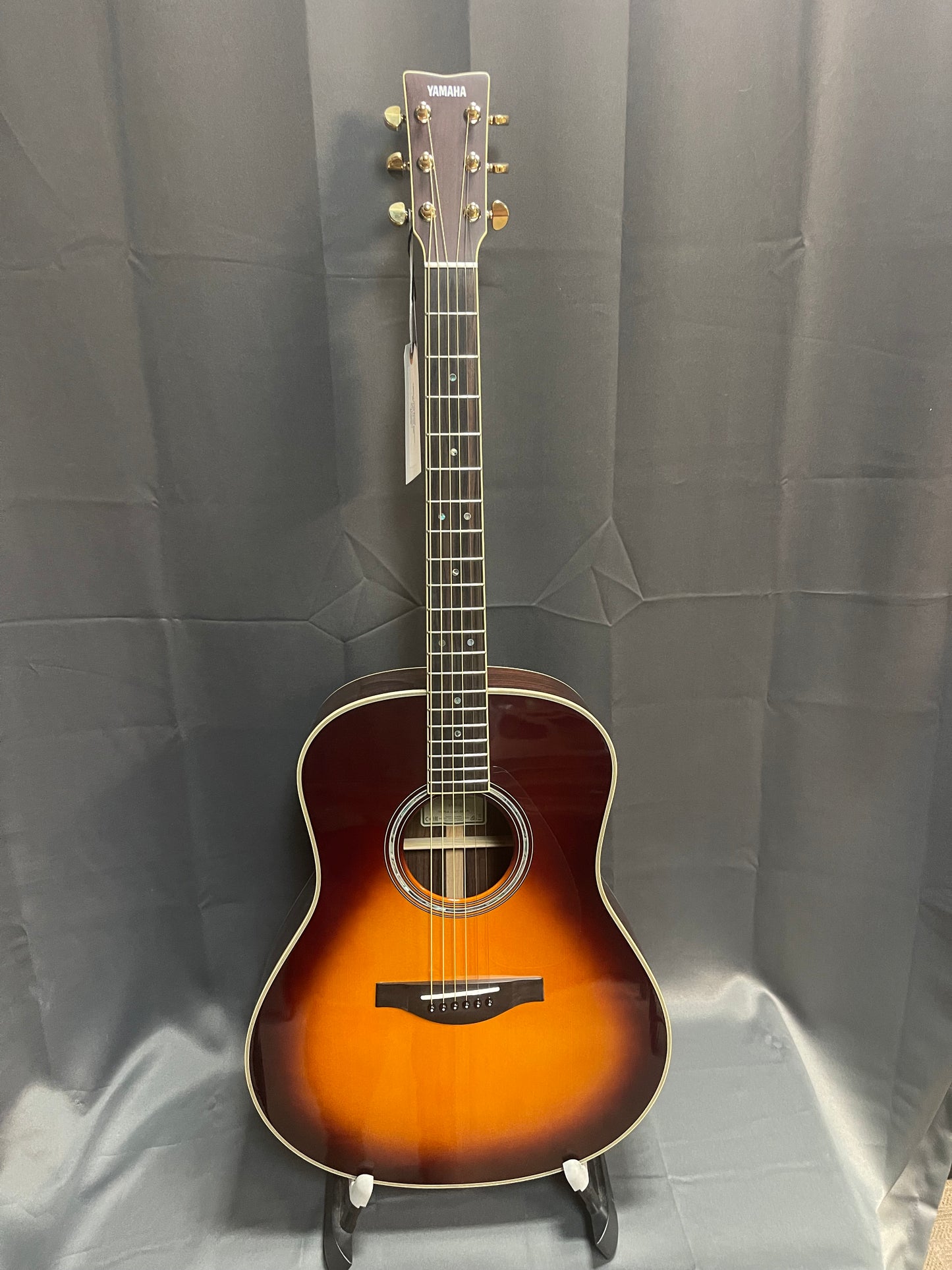 YAMAHA LL-TA TRANS ACOUSTIC ELECTRIC W/ DELUXE GIG BAG