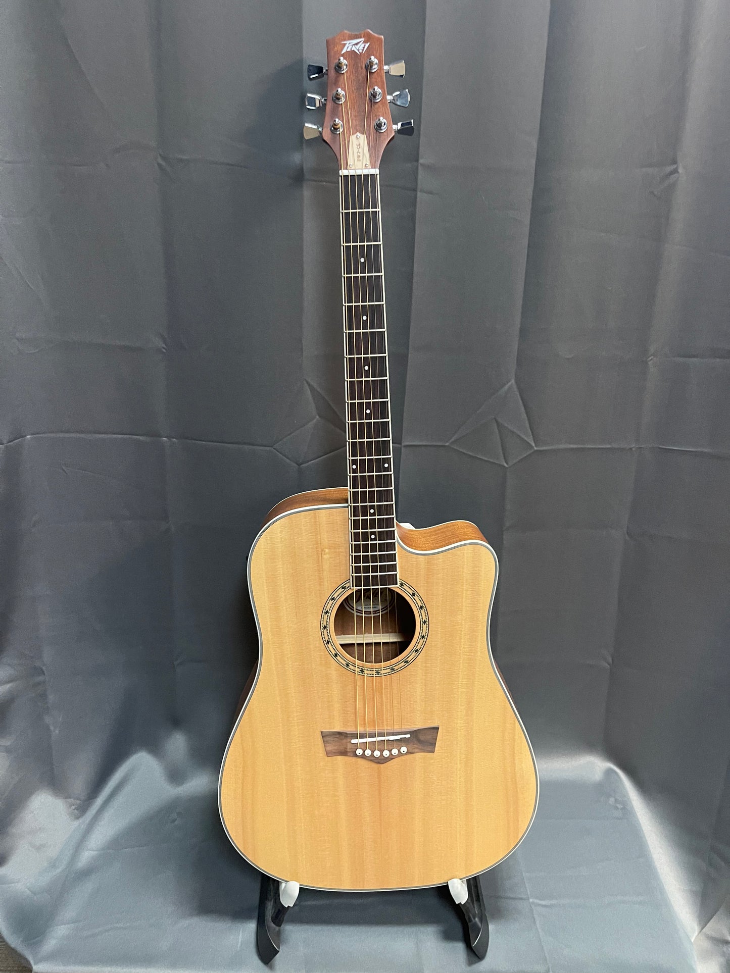 PEAVEY DW 2CE CUTAWAY ACOUSTIC/ELECTRIC GUITAR